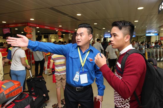 Hỗ trợ giải tỏa hành khách tại sân bay Tân Sơn Nhất ảnh 2